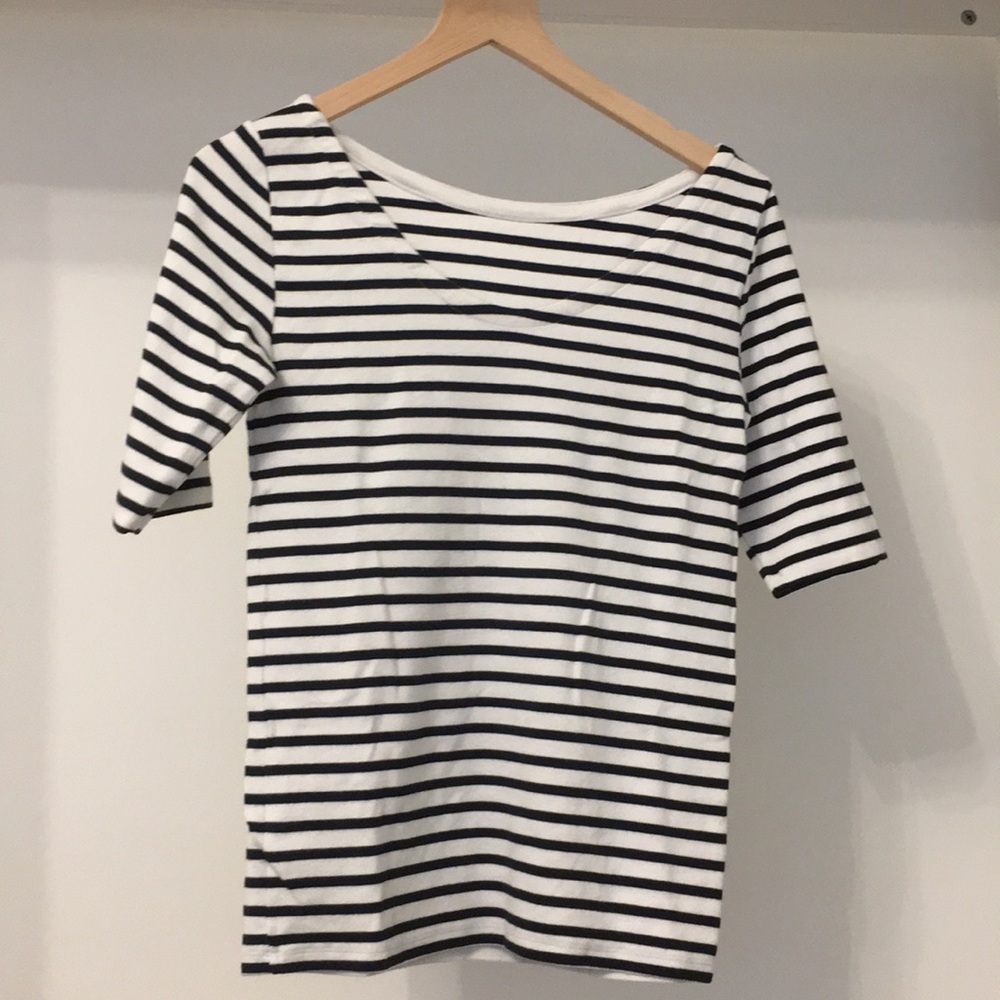 Gap modern tee